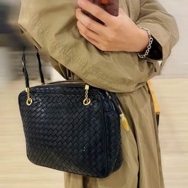New Woven Shoulder Bag Double-Layer Sheepskin Vintage Luxury Arc-Shaped Exquisite Handbag High-End Tofu Bag