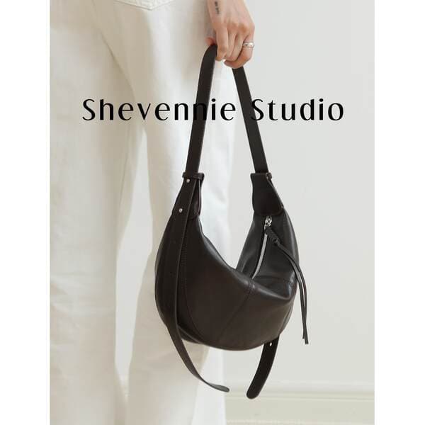 2025 Retro Top Grain Cowhide Crescent Bag Black Versatile Moon Bag Underarm Hobo Bag High-Quality Women's Handbag