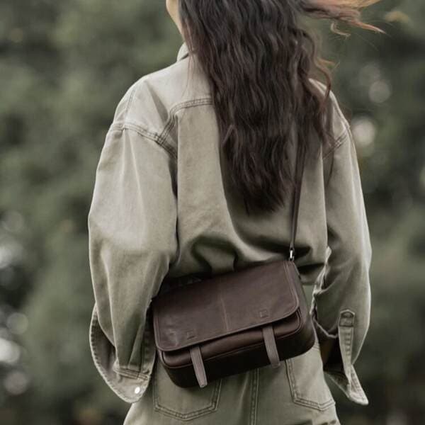 Genuine Vegetable-Tanned Cowhide Messenger Bag - Casual Versatile Retro Commuter Shoulder Crossbody Underarm Leather Bag For Women