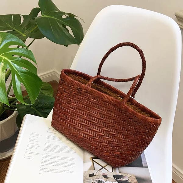 Yijinyuan French Style Basket Bag Cowhide Hand-Woven Leather Handbag For Women, Niche Genuine Leather Beach Vacation Tote