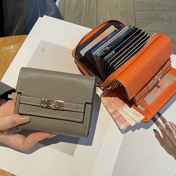 Multifunctional Genuine Leather Women's Short Wallet 2026 New Arrival Luxury Niche Design Large Capacity Multi-Slot Cowhide Purse