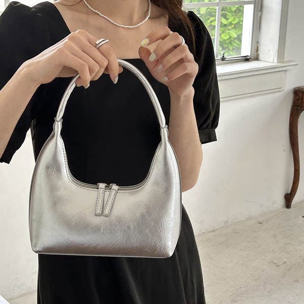 Silver Crescent Moon Underarm Bag For Women 2026 New Summer High-End Niche Original Versatile French Shoulder Handbag
