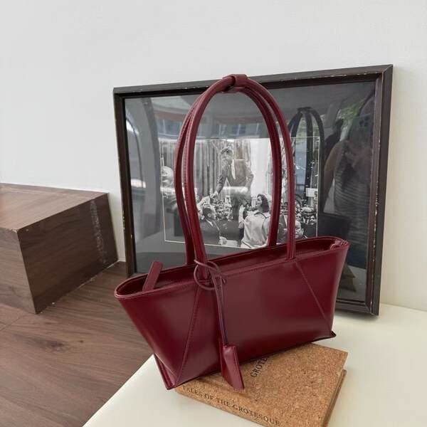 2025 Autumn/Winter New Genuine Leather Baguette Bag Elegant Wedding Clutch Simple Commuter Luxury Underarm Shoulder Bag