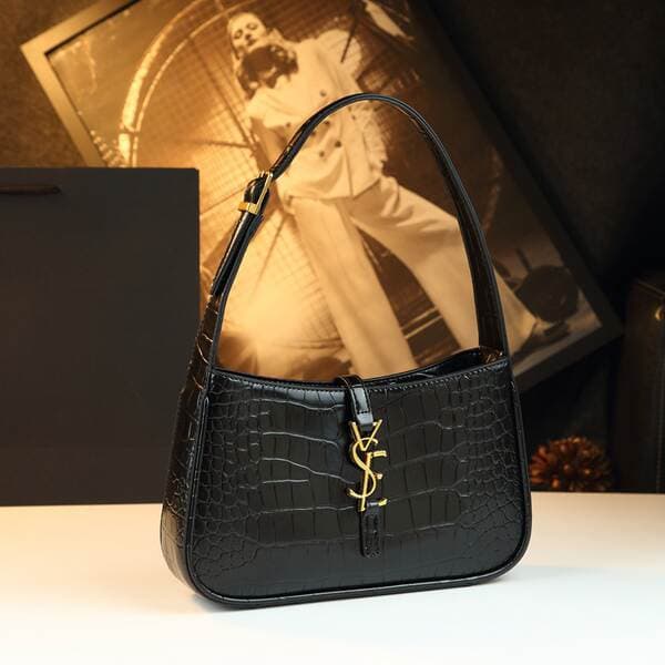 Niche Minimalist Genuine Leather Women's Bag 2025 New French Fashion Underarm Bag Luxury Versatile Shoulder Bag