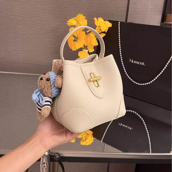 Cross-Border Genuine Leather Women's Bag Lychee Grain 2026 New Fashion Commuter Handheld Bucket Bag Versatile Shoulder Crossbody Bag
