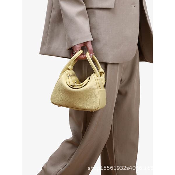 2026 New Pillow Doctor Bag Handbag Crossbody Large Capacity Shoulder Bag Luxury Women's Commuter Versatile Bag