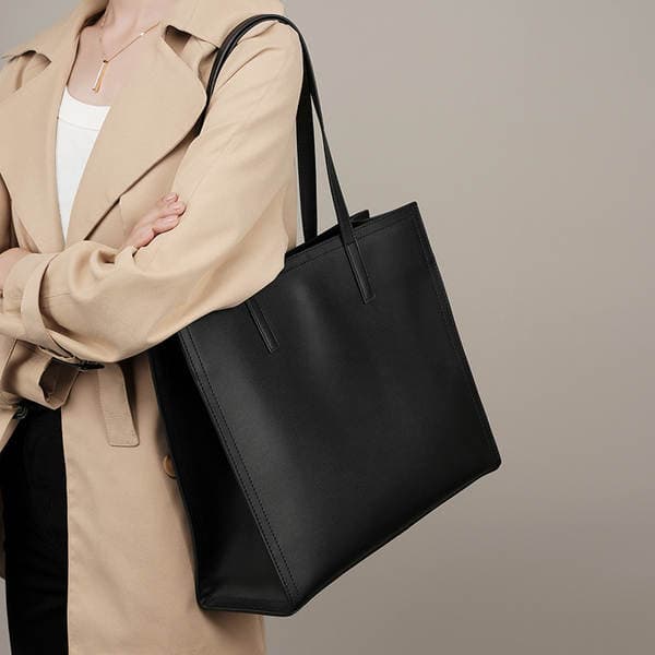 Winter New Arrival Niche Tote Bag For Women, Genuine Leather Large Capacity Briefcase Laptop Bag, Black Cowhide Commuter Bag