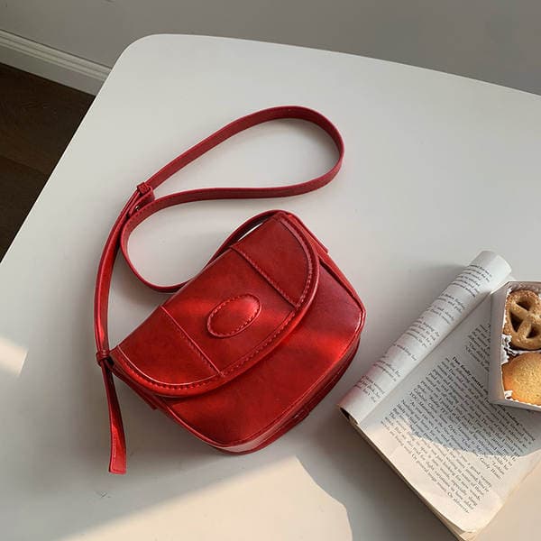 Korean Retro Oil Wax Leather Saddle Bag For Women 2026 New Arrival Niche Texture Fashion Half-Moon Shoulder Crossbody Bag