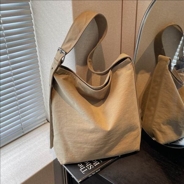 Nylon Large Capacity Tote Bag For Women 2026 New Casual Simple Shoulder Bag Utility Style Outdoor Commuter Bag