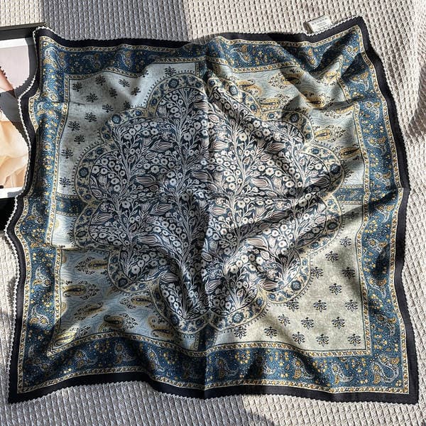 French Vintage Floral Totem Silk Wool Scarf For Women, Autumn Winter Warm Neck Wrap High-End Lace Square Scarf
