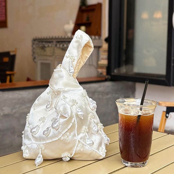 New Chinese Style Retro Pure White Woven Beaded Teardrop Bucket Bag Satin Tassel Dumpling Banquet Underarm Crossbody Bag