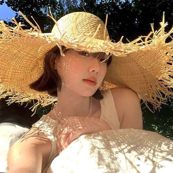 Women's Wide Brim Straw Hat For Summer Travel & Vacation, Sun Protection Beach Hat With Frayed Edge