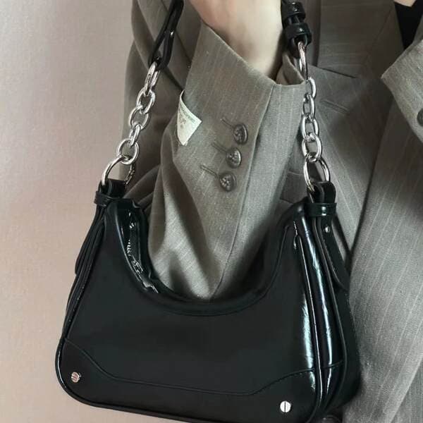 Women's 2023 New Niche Handheld Chain Baguette Underarm Bag Luxury Versatile Commuter Shoulder Crossbody Bag