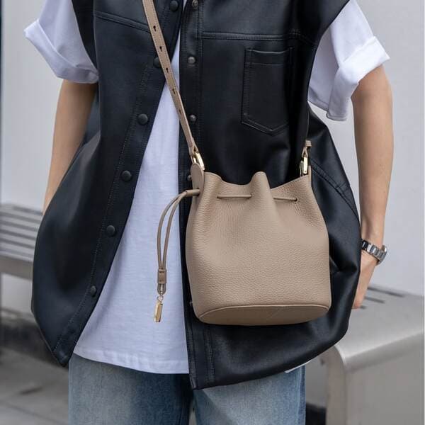 Spring/Summer New Genuine Leather Handheld Bucket Bag For Women - Luxury Designer Versatile Commuter Shoulder Bag
