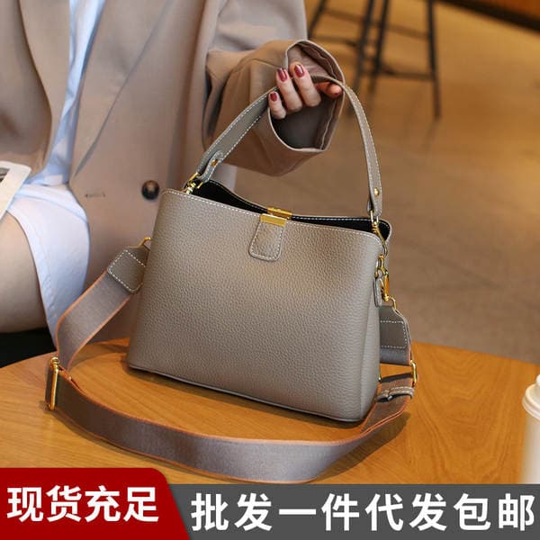 Women's Crossbody Bag, 2025 New Arrival, First Layer Cowhide Leather, Trendy Bucket Bag For Work, Large Capacity Genuine Leather Handbag