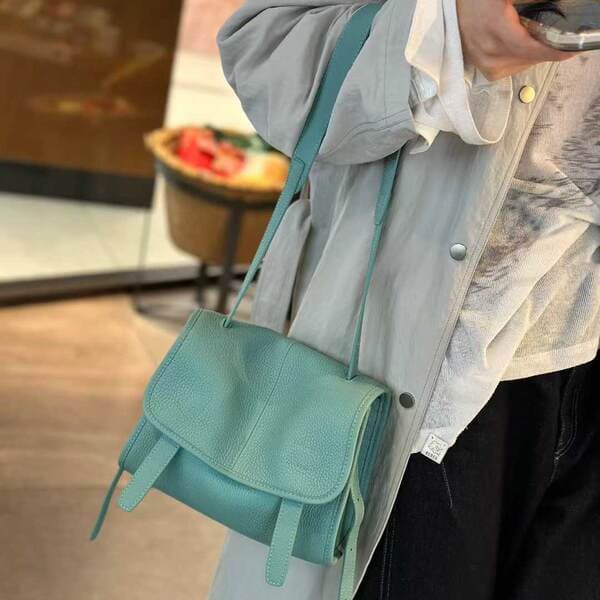Retro Flap Messenger Bag For Women 2026 New Arrival Versatile Minimalist Shoulder Underarm Bag Commuter Crossbody Small Tote