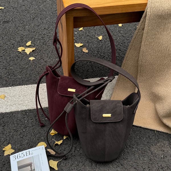 Korean Style Suede Shoulder Bag Women's Autumn Winter 2025 New Niche Retro Crossbody Bucket Bag