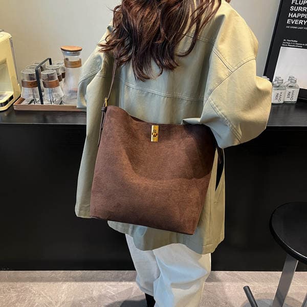 Autumn/Winter Bucket Bag Retro Suede Large Capacity Tote Bag For Women 2026 New Arrival Versatile Shoulder Crossbody Bag Set
