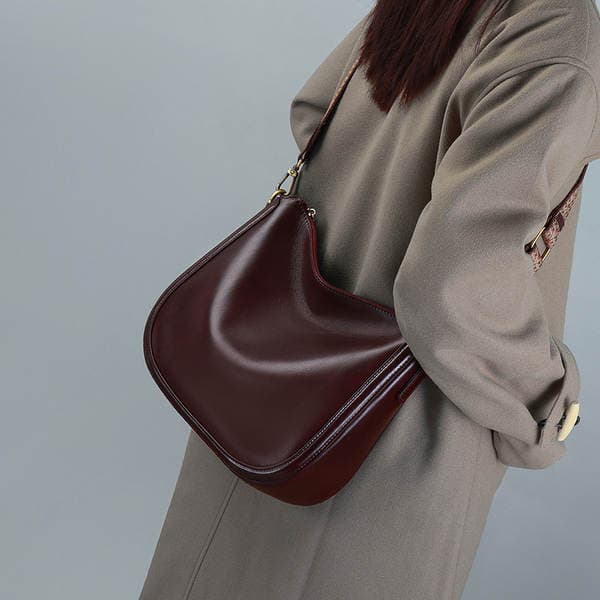 Women's 2026 New Arrival Crossbody Saddle Bag Genuine Leather Versatile Large Capacity Underarm Bag