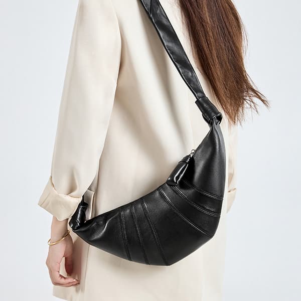 Hot Selling Women's Crossbody Bag 2026 New French Top Grain Lambskin Croissant Bag Commuter Shoulder Bag