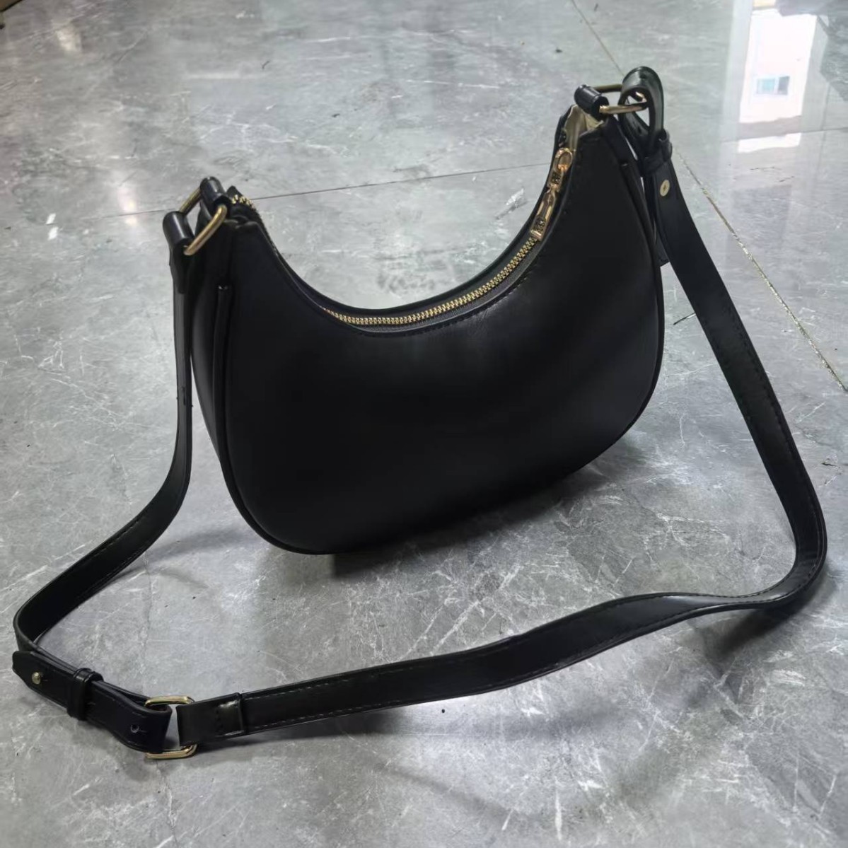 2024 New Arrival Crescent Shoulder Bag - Versatile Summer Hobo & Underarm Bag for Women - Thumbnail 2