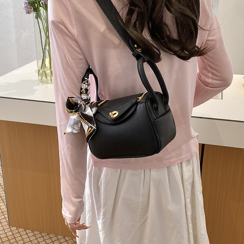 2026跨境爆款女包枕头包时尚百搭单肩斜挎包荔枝纹通勤潮流医生包 - Thumbnail 2