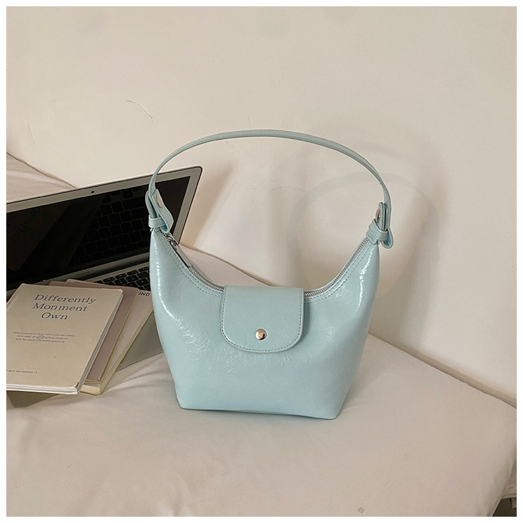 Luxury Oil Wax Leather Underarm Bag 2025 New Fashion Crescent Crossbody Bag - Thumbnail 13