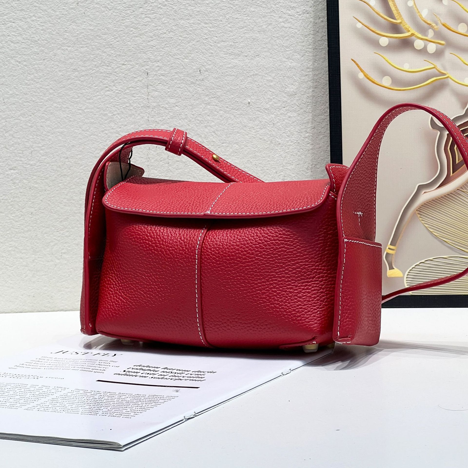 Luxury Genuine Leather Women's Bag - Niche Fashion Small Crossbody & Shoulder Bag for Commuting - Thumbnail 7