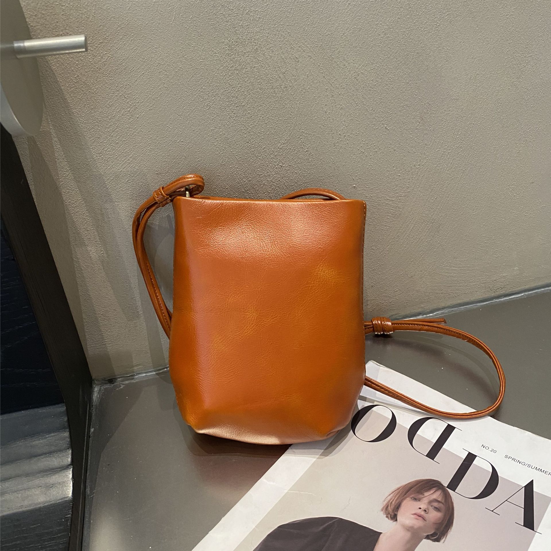 Top Layer Cowhide Bucket Bag - Versatile Soft Leather Crossbody & Small Phone Purse, Vintage Style - Thumbnail 2