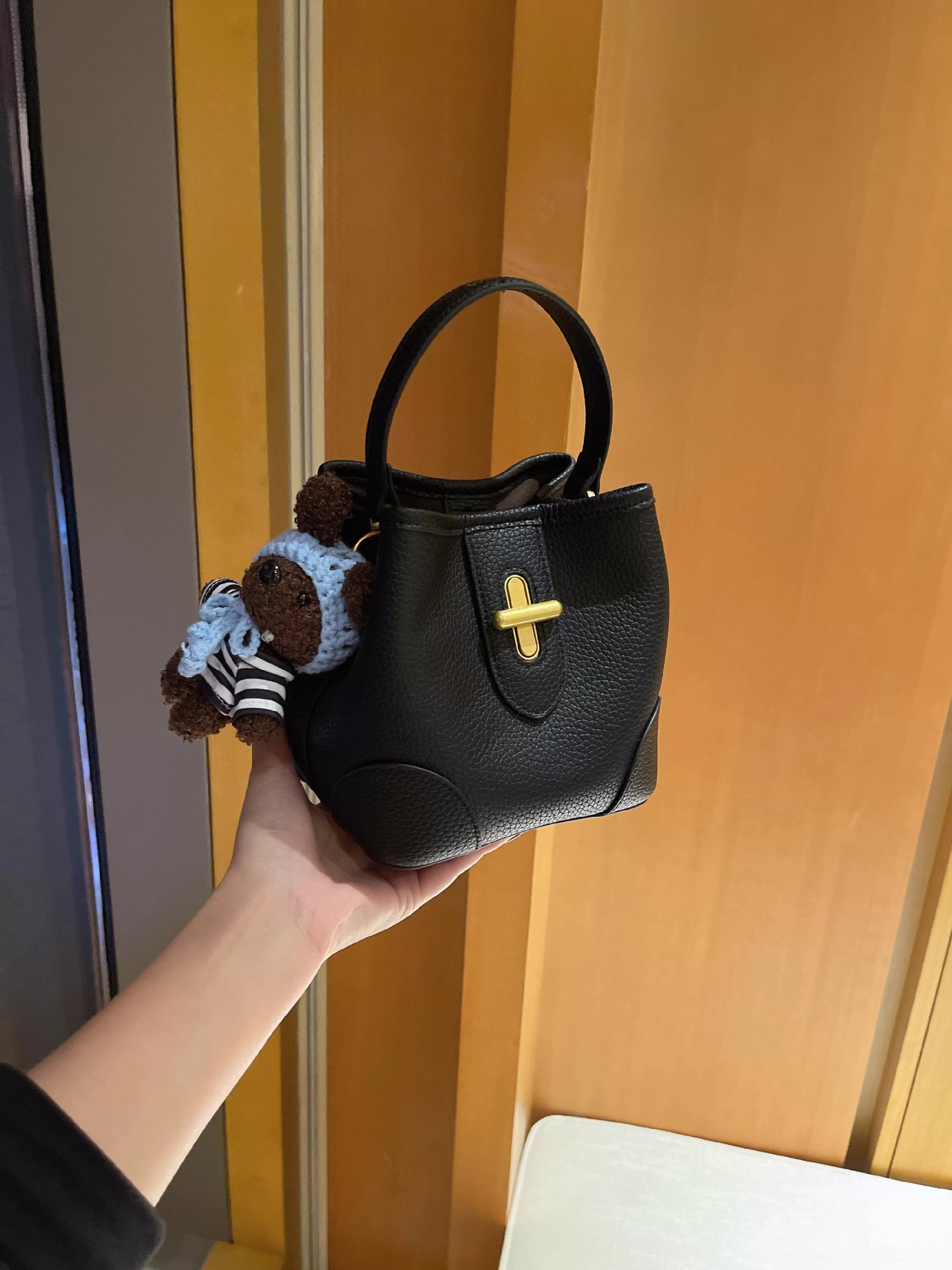 2026 Fashion Cross-border Genuine Leather Bucket Bag, Lychee Grain Texture Tote, Versatile Shoulder Bag - Thumbnail 11