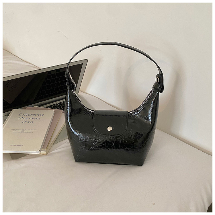 Luxury Oil Wax Leather Underarm Bag 2025 New Fashion Crescent Crossbody Bag - Thumbnail 14