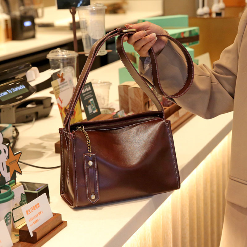 2026 New Vintage Cowhide Underarm Bag - Large Capacity French Niche Crossbody Bag - Thumbnail 6