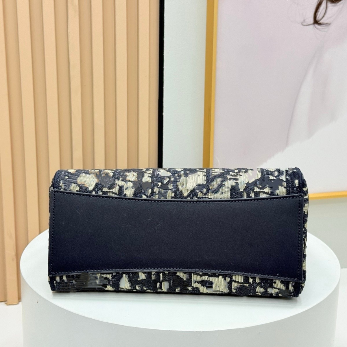 2026 New Arrival East-West Shoulder Bag for Women - Commuter Hobo & Crossbody Bag - Thumbnail 4