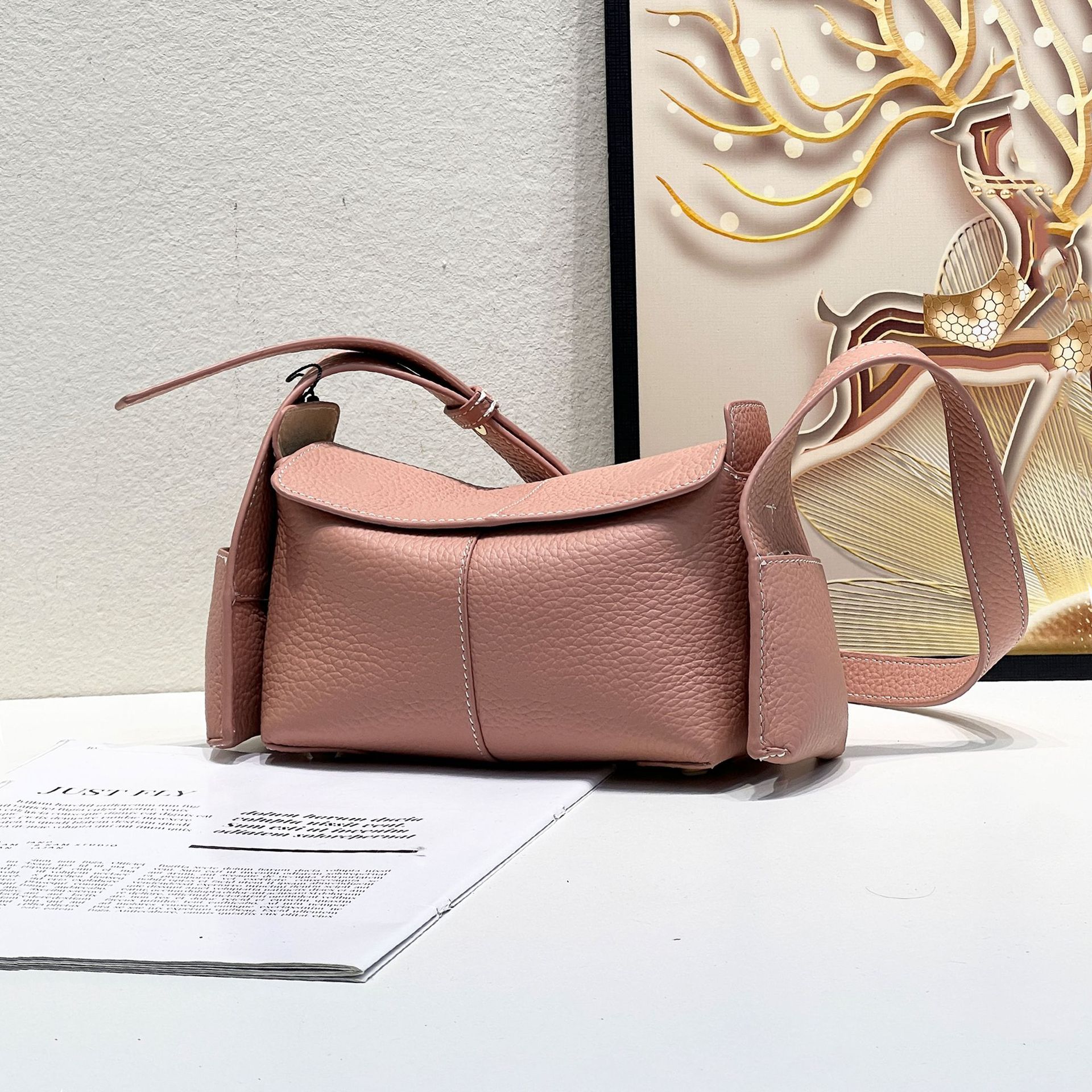 Luxury Genuine Leather Women's Bag - Niche Fashion Small Crossbody & Shoulder Bag for Commuting - Thumbnail 6