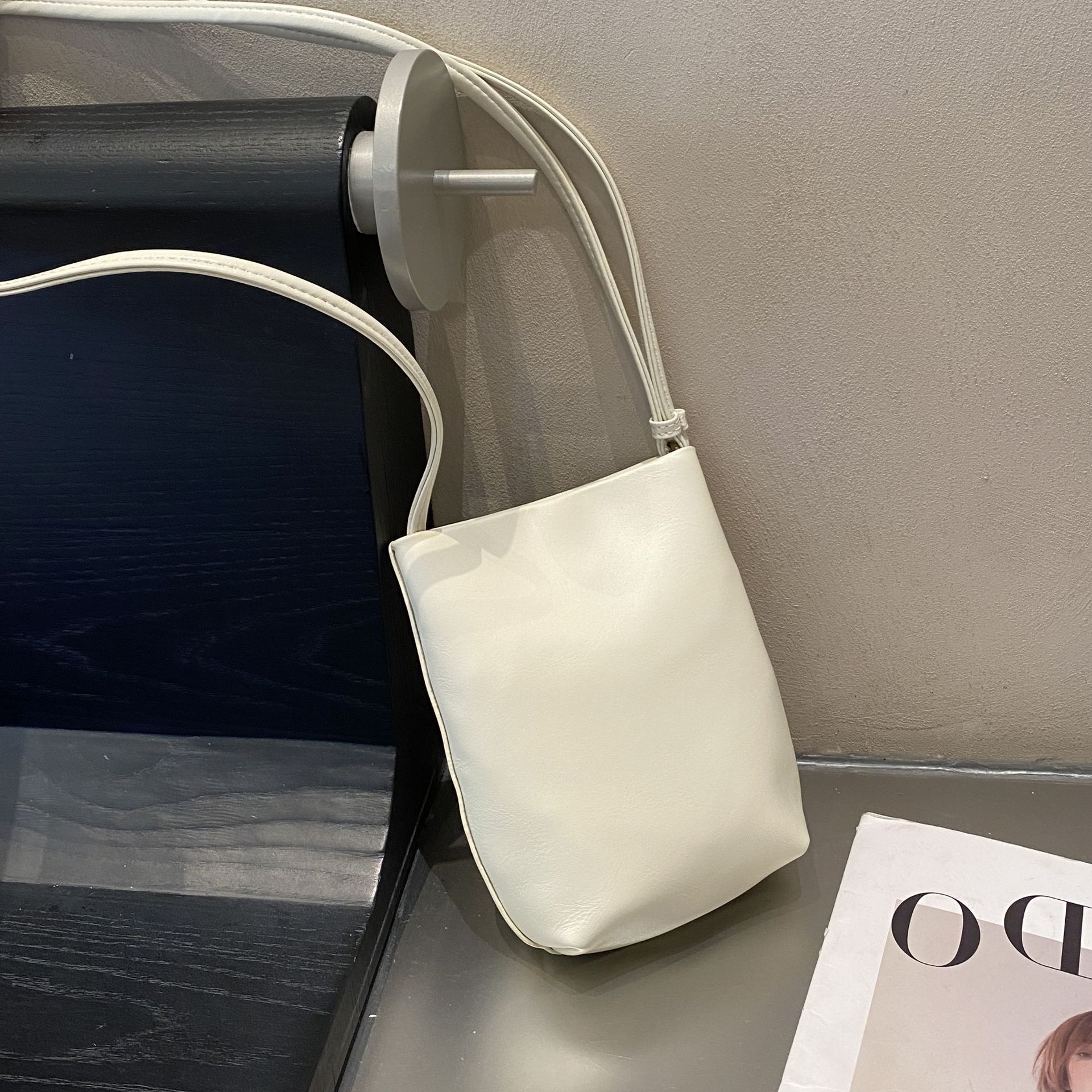 Top Layer Cowhide Bucket Bag - Versatile Soft Leather Crossbody & Small Phone Purse, Vintage Style - Thumbnail 7