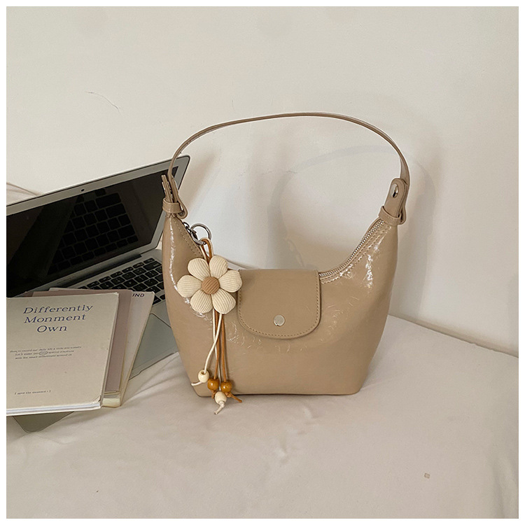 Luxury Oil Wax Leather Underarm Bag 2025 New Fashion Crescent Crossbody Bag - Thumbnail 7