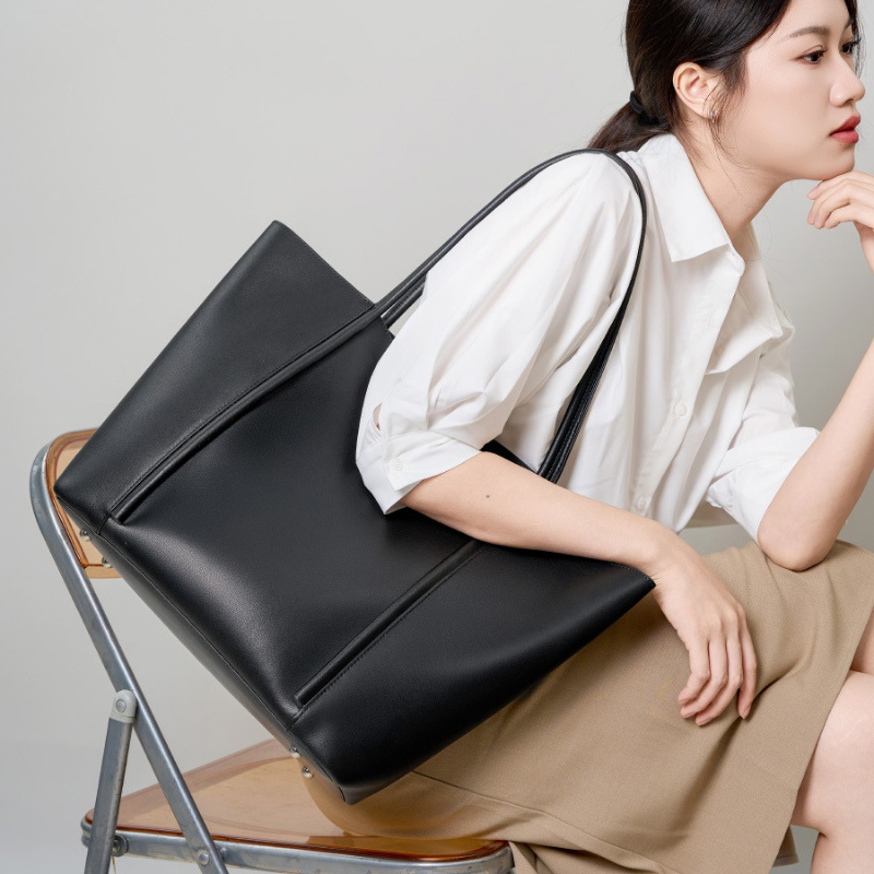 Large Capacity Genuine Cowhide Tote Bag - Premium Women's Shoulder Bag for Commuting - Thumbnail 3