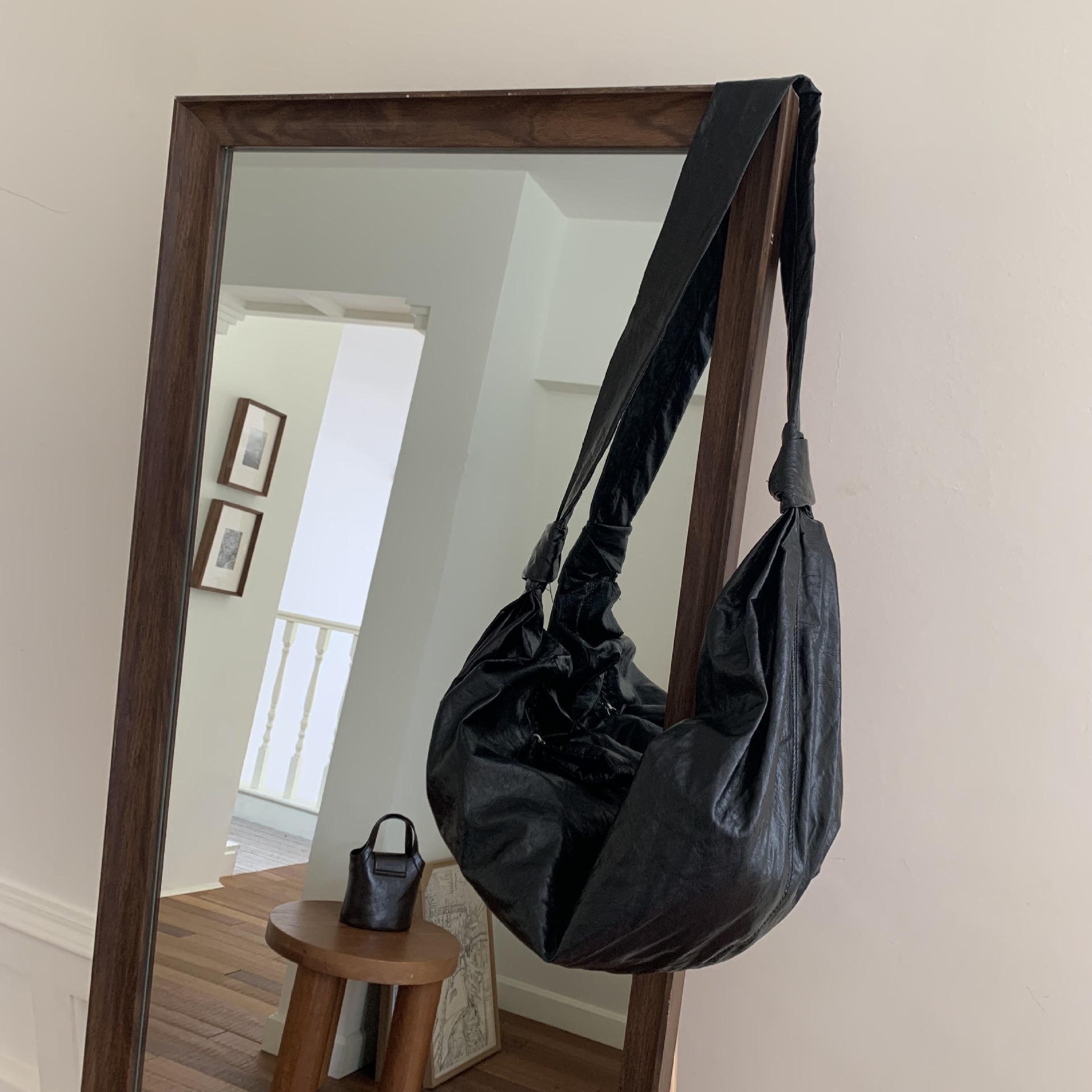 韩版新款单肩斜挎饺子包pu软皮通勤女包大容量高级感简约小众包包 - Thumbnail 6