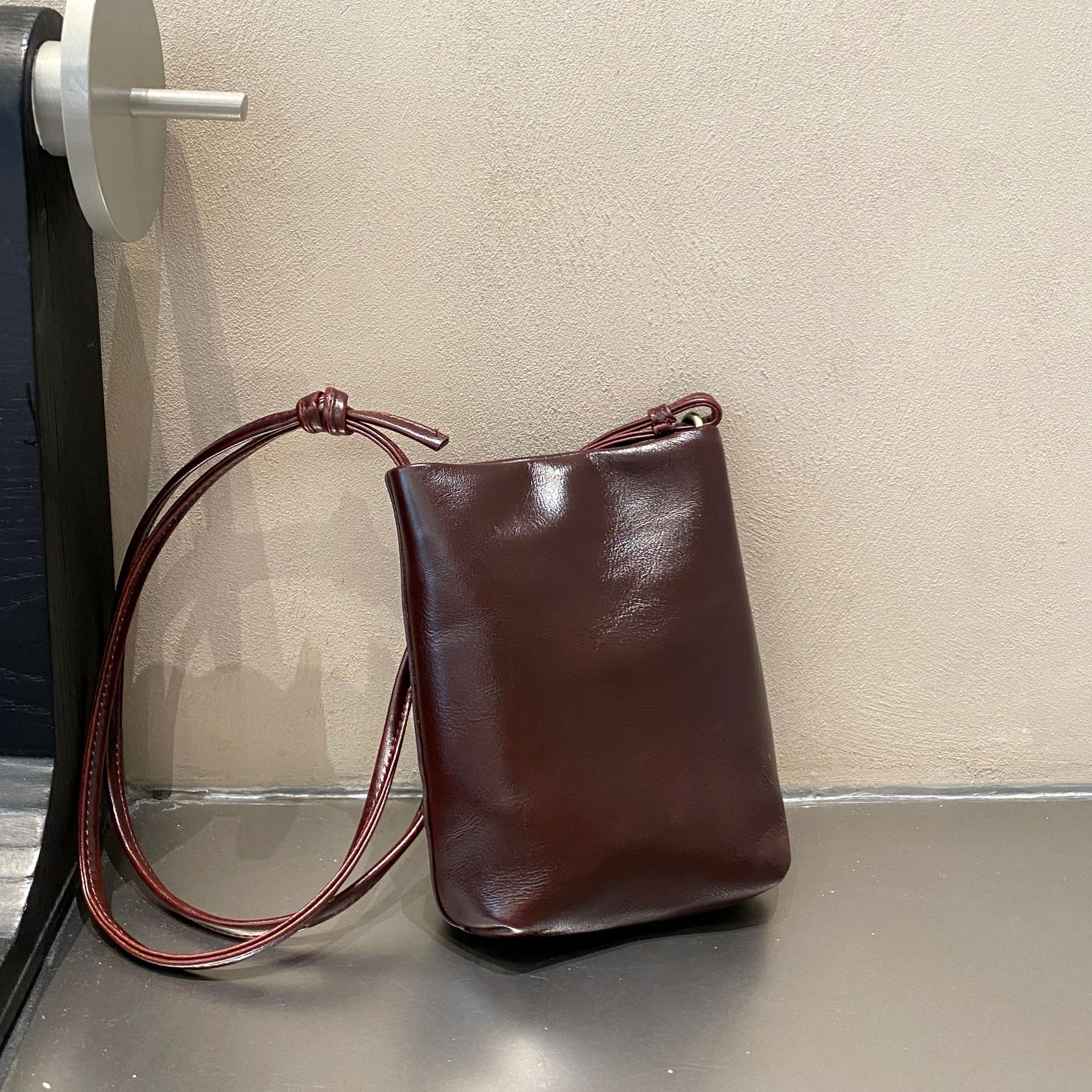 Top Layer Cowhide Bucket Bag - Versatile Soft Leather Crossbody & Small Phone Purse, Vintage Style - Thumbnail 8