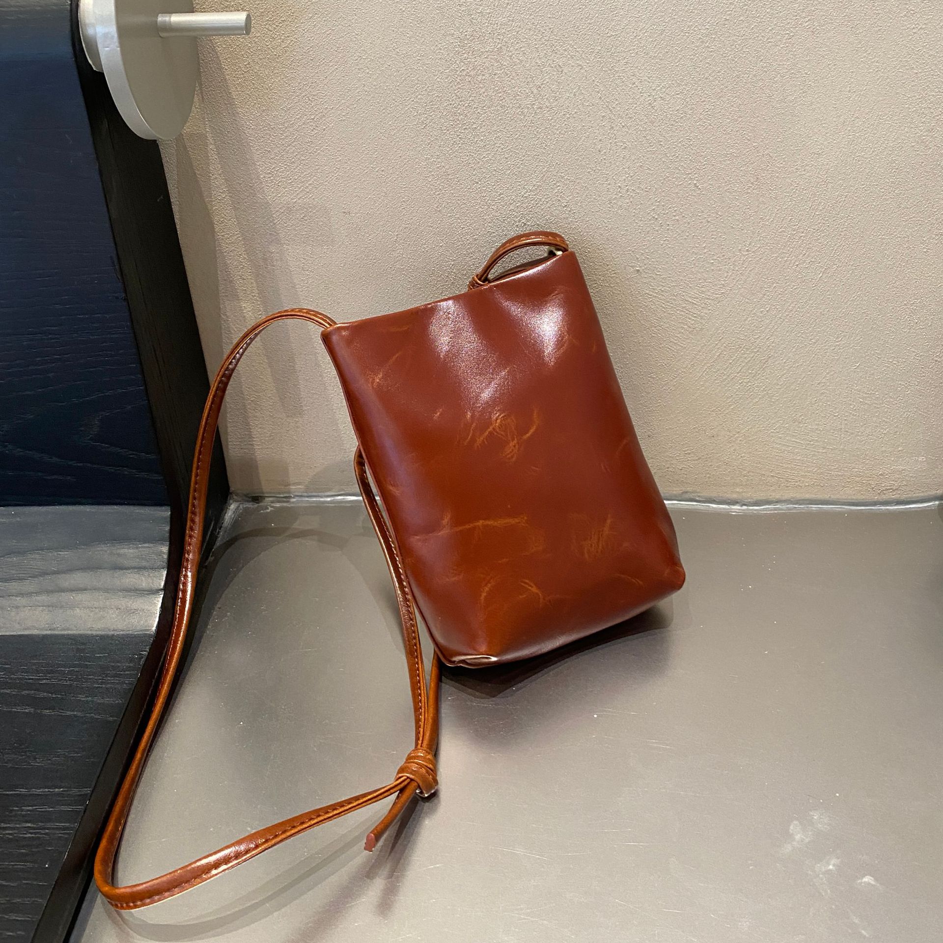 Top Layer Cowhide Bucket Bag - Versatile Soft Leather Crossbody & Small Phone Purse, Vintage Style - Thumbnail 9