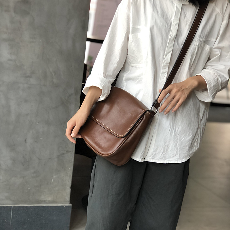 2025 New Flap Genuine Leather Women's Bag - Simple Casual Top Layer Leather Messenger & Crossbody Bag - Thumbnail 3
