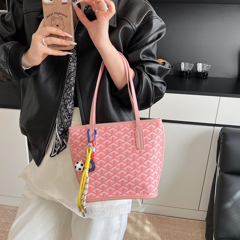 Premium Fish Scale Design Hobo Bag - Stylish PU Shoulder Tote Bag for Women - Thumbnail 3