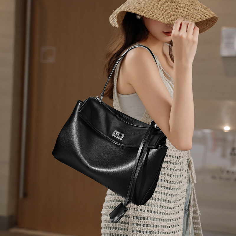 2024 New Arrival Rodeo Bag Large Capacity Cowhide Tote Shoulder Bag for Commuting - Thumbnail 2