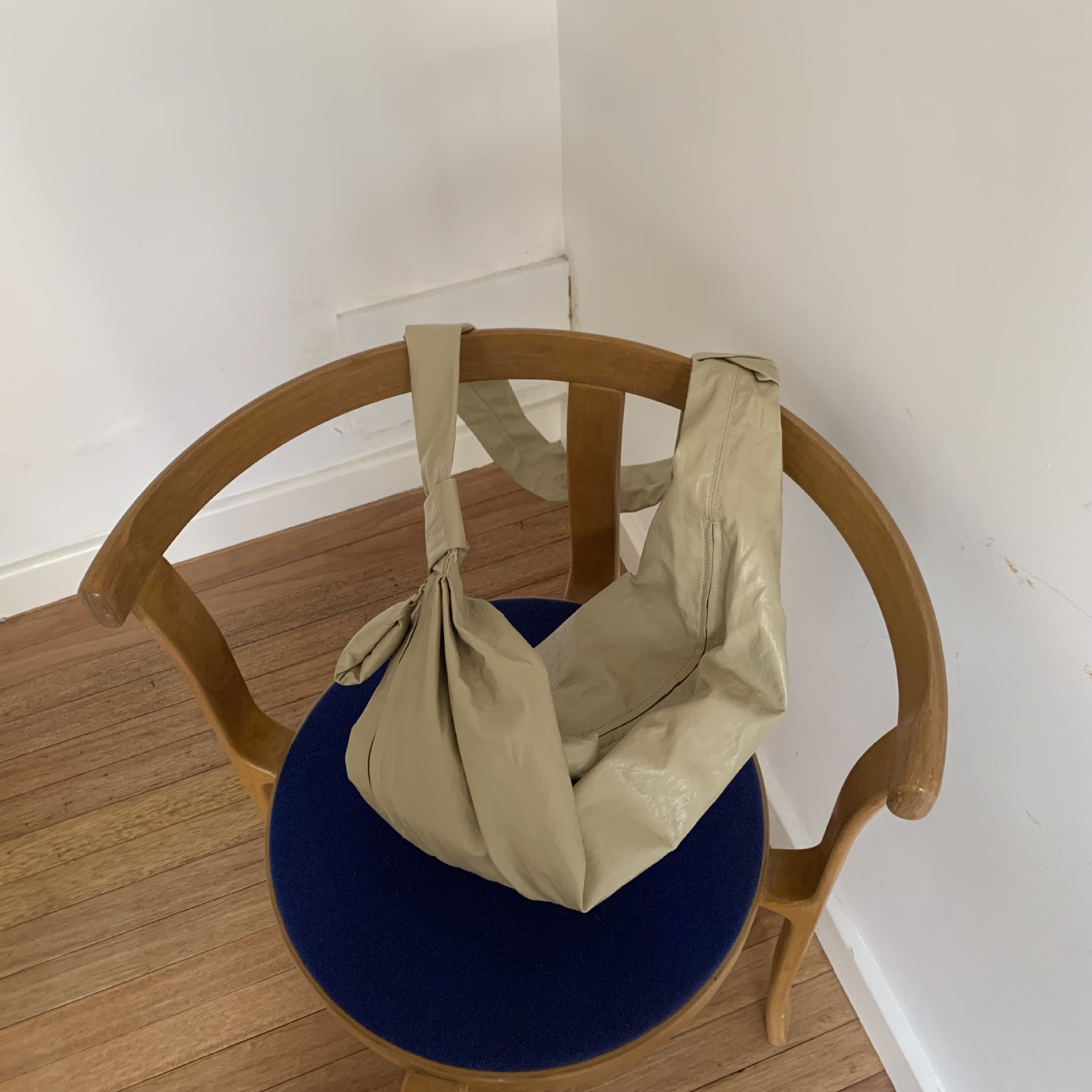 韩版新款单肩斜挎饺子包pu软皮通勤女包大容量高级感简约小众包包 - Thumbnail 7