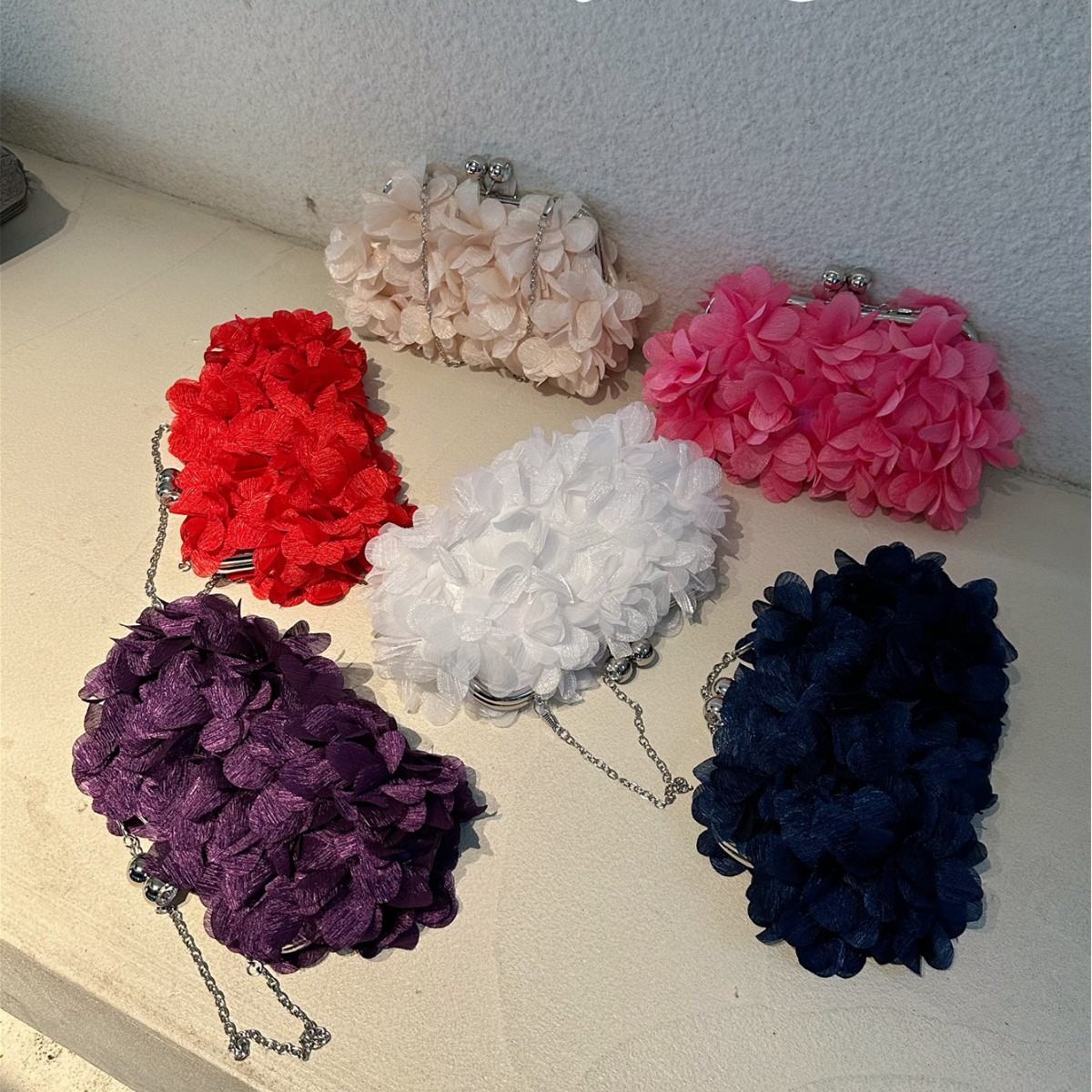 2025 Spring/Summer Petal Evening Clutch - New Chinese Style Hanfu Accessory Bag - Thumbnail 4