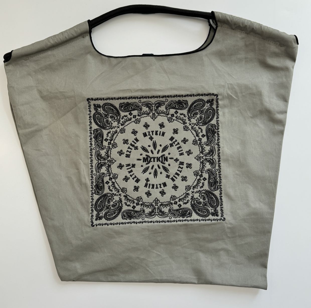 Embroidered Nylon Tote Bag - Large Capacity Canvas Crossbody Bag for Commuting - Thumbnail 17